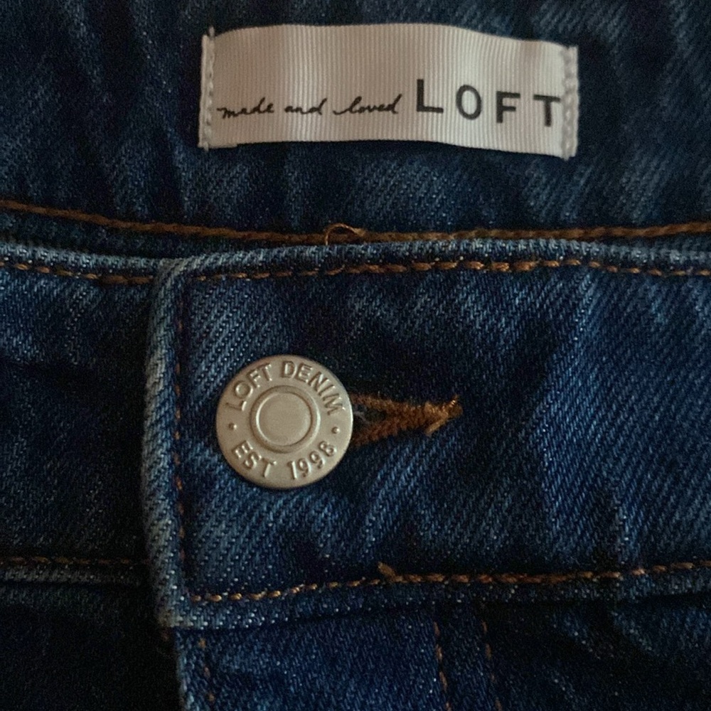 LOFT High Rise Utility Straight Jeans in Dark Stone Wash
Size 32 - Picture 11 of 12